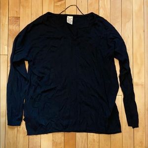 Cute slouchy black sweater - light material
